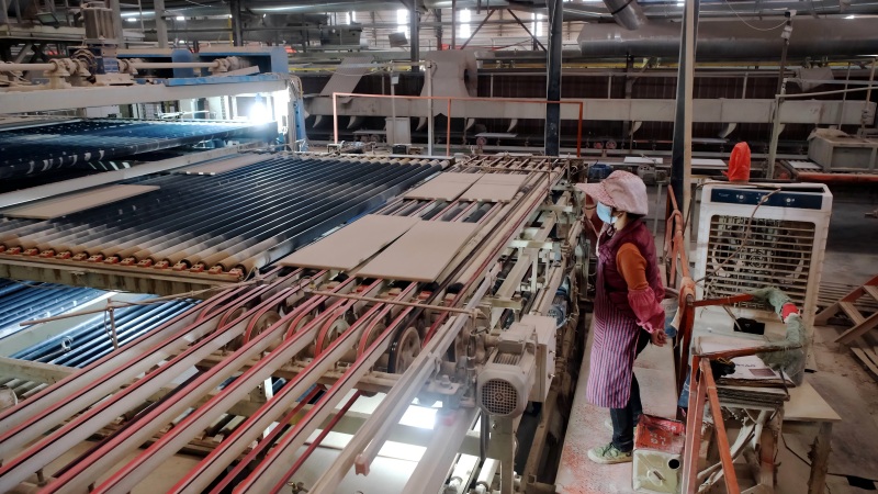 Jak kontrolować jakość zewnętrznych płytek porcelanowych? Ujawniamy ustandaryzowany proces kontroli jakości Beata Ceramics